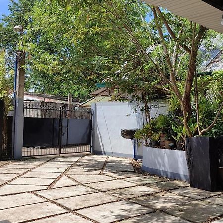 Ezekiel Transient House Hotel Coron Exterior photo